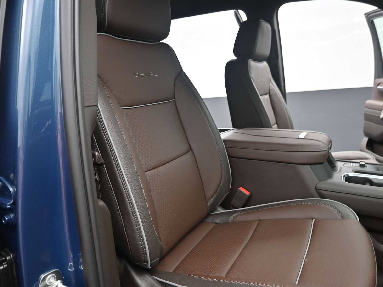 New 2026 GMC Sierra 2500 Denali w/ Denali Reserve Package image 13