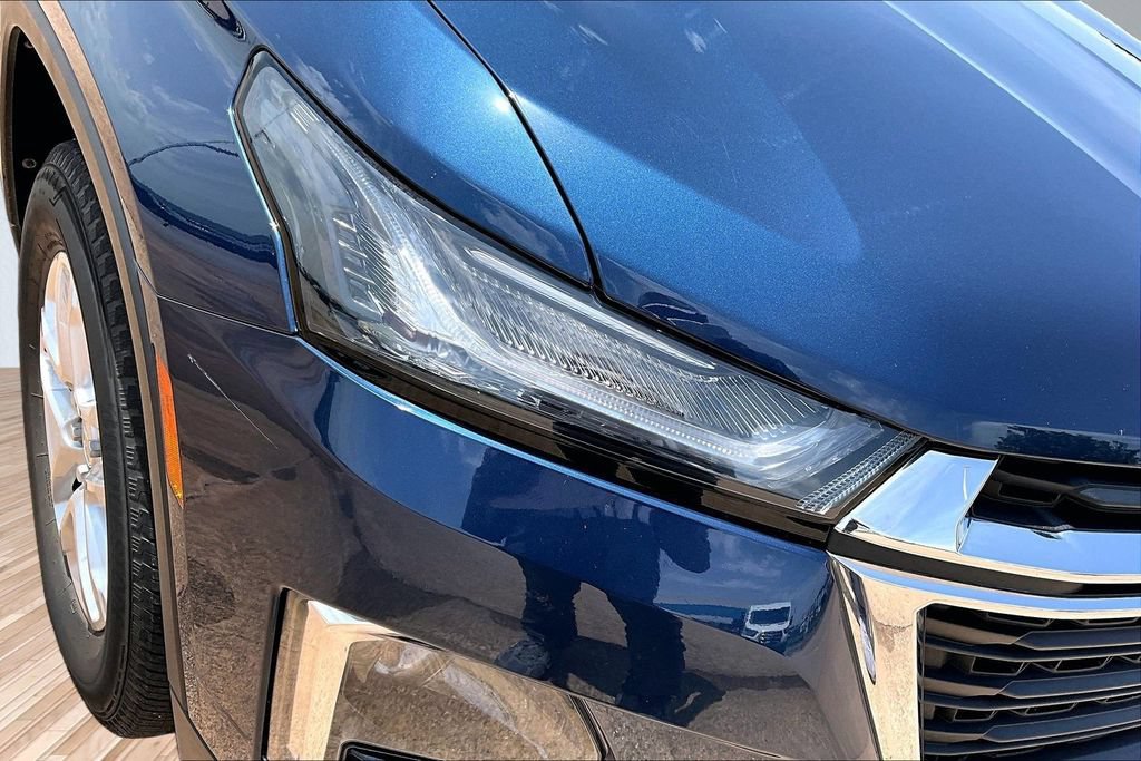 Used 2023 Chevrolet Traverse LS w/ Safety Package FWD image 26