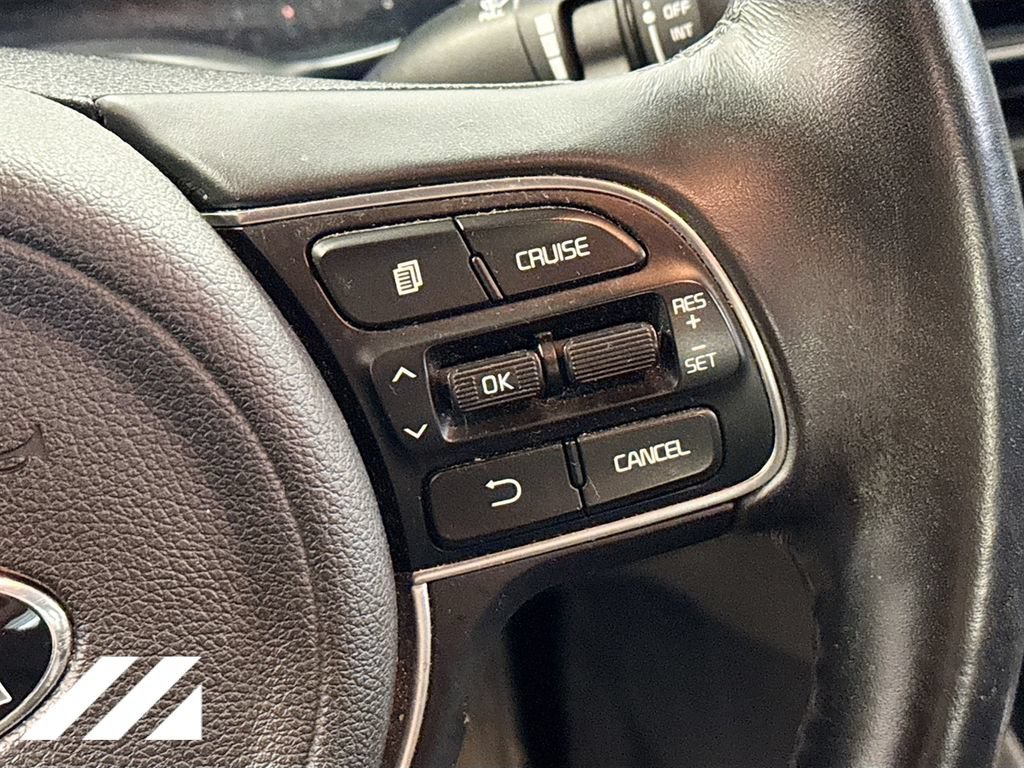 Used 2018 Kia Optima S FWD image 12