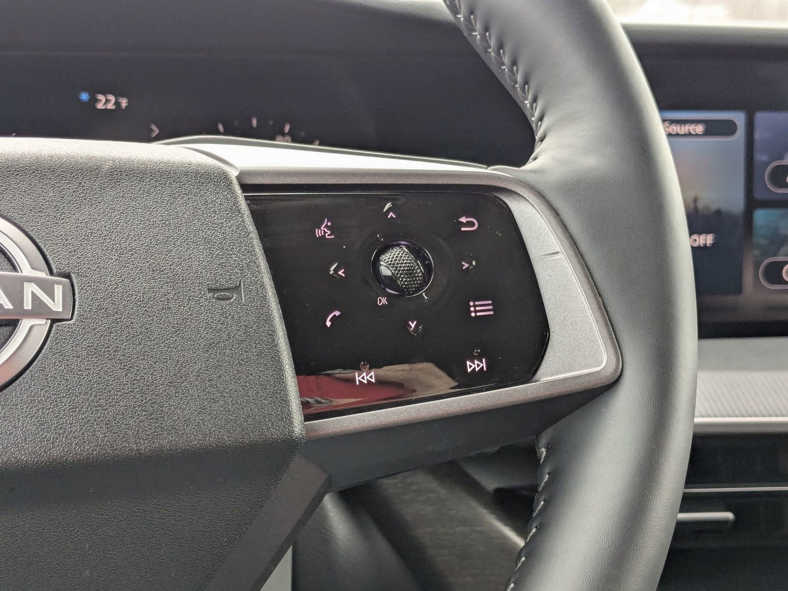 Certified 2025 Nissan Murano SV image 16