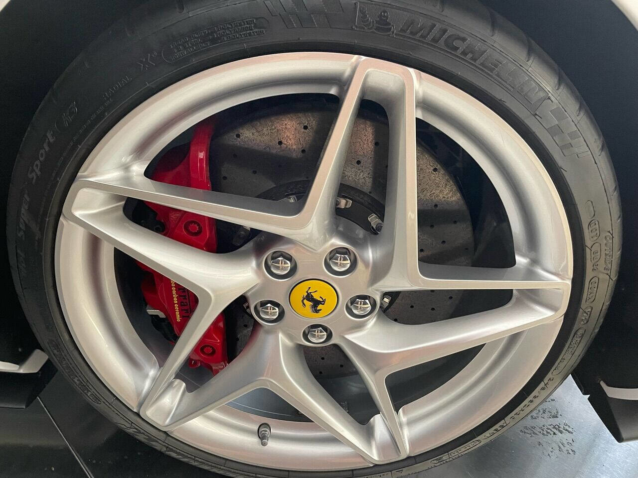 Used 2022 Ferrari F8 Tributo image 28