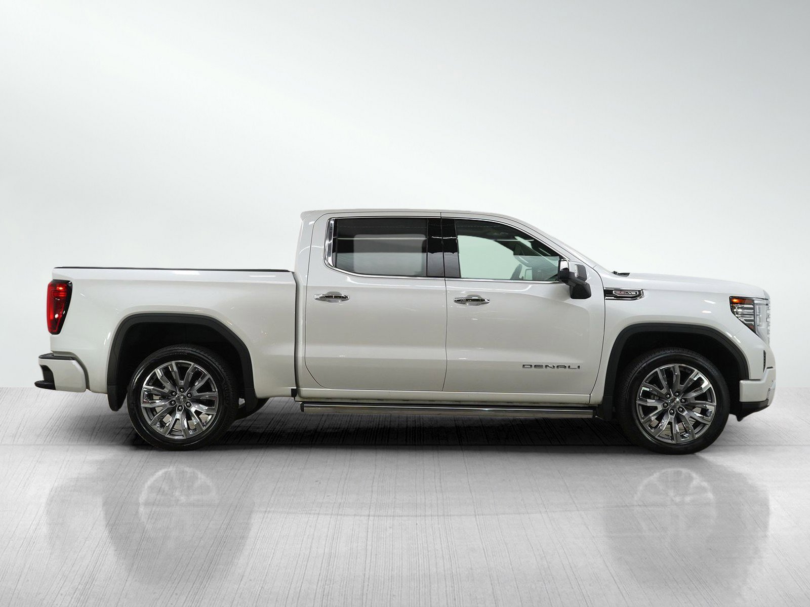 Used 2025 GMC Sierra 1500 Denali AWD/4WD image 6