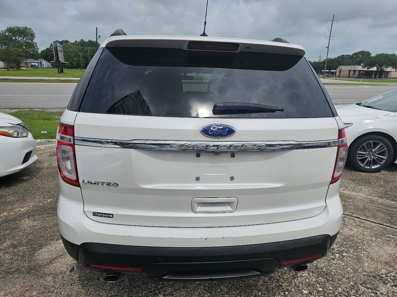 Used 2011 Ford Explorer Limited w/ 301A Rapid Spec Order Code FWD image 9