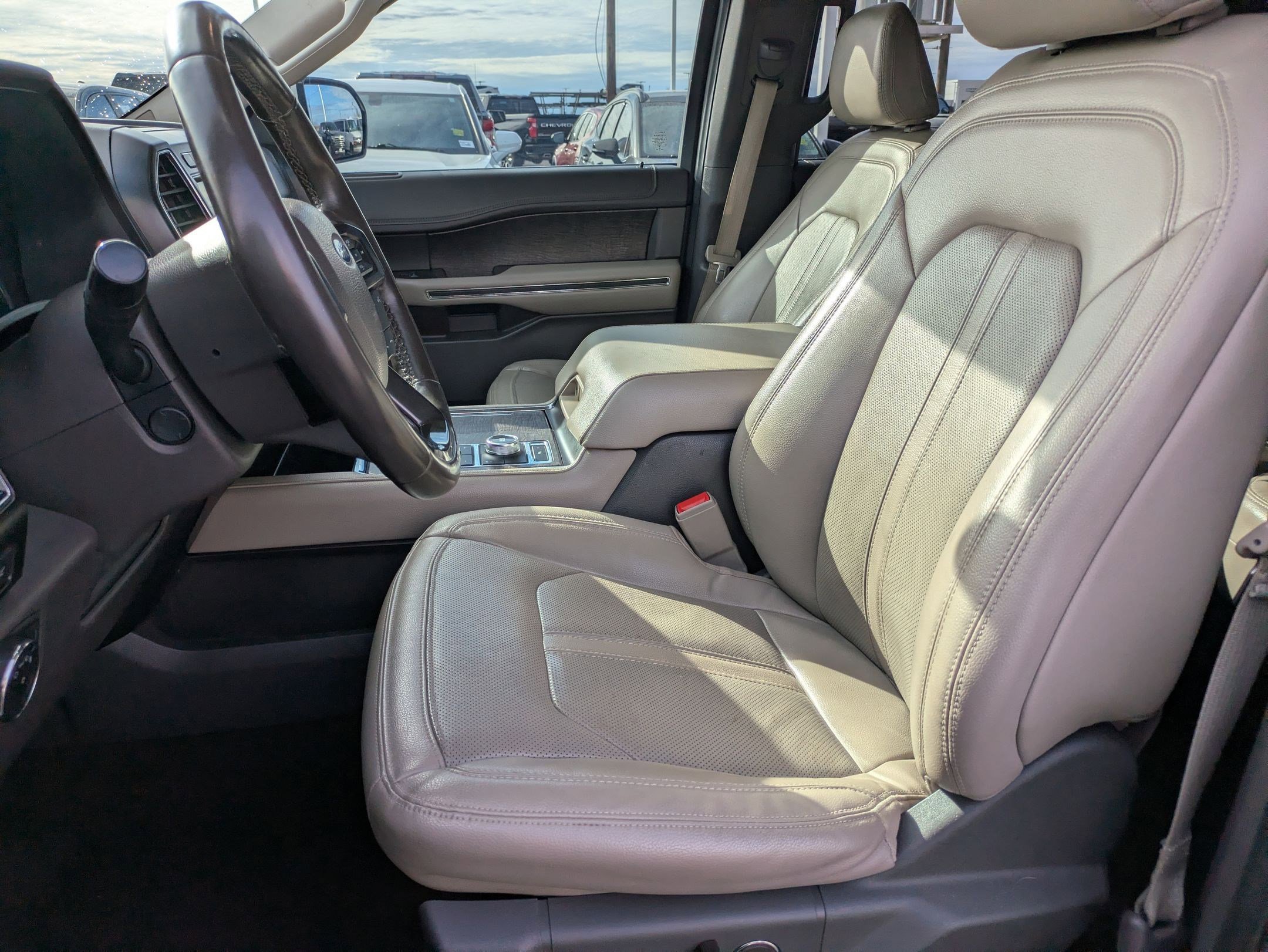 Used 2021 Ford Expedition Max Limited image 10