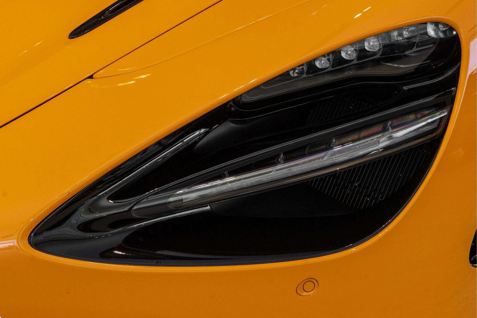 Used 2024 McLaren 750S Spider RWD image 51