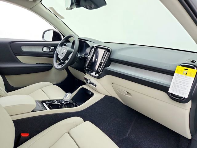 New 2026 Volvo XC40 B5 Ultra w/ Climate Package image 13