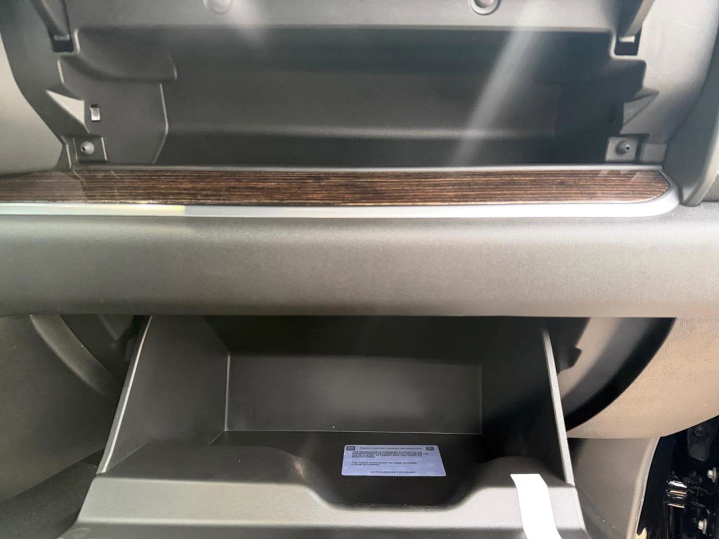 New 2026 GMC Sierra 1500 SLE w/ Preferred Package image 23