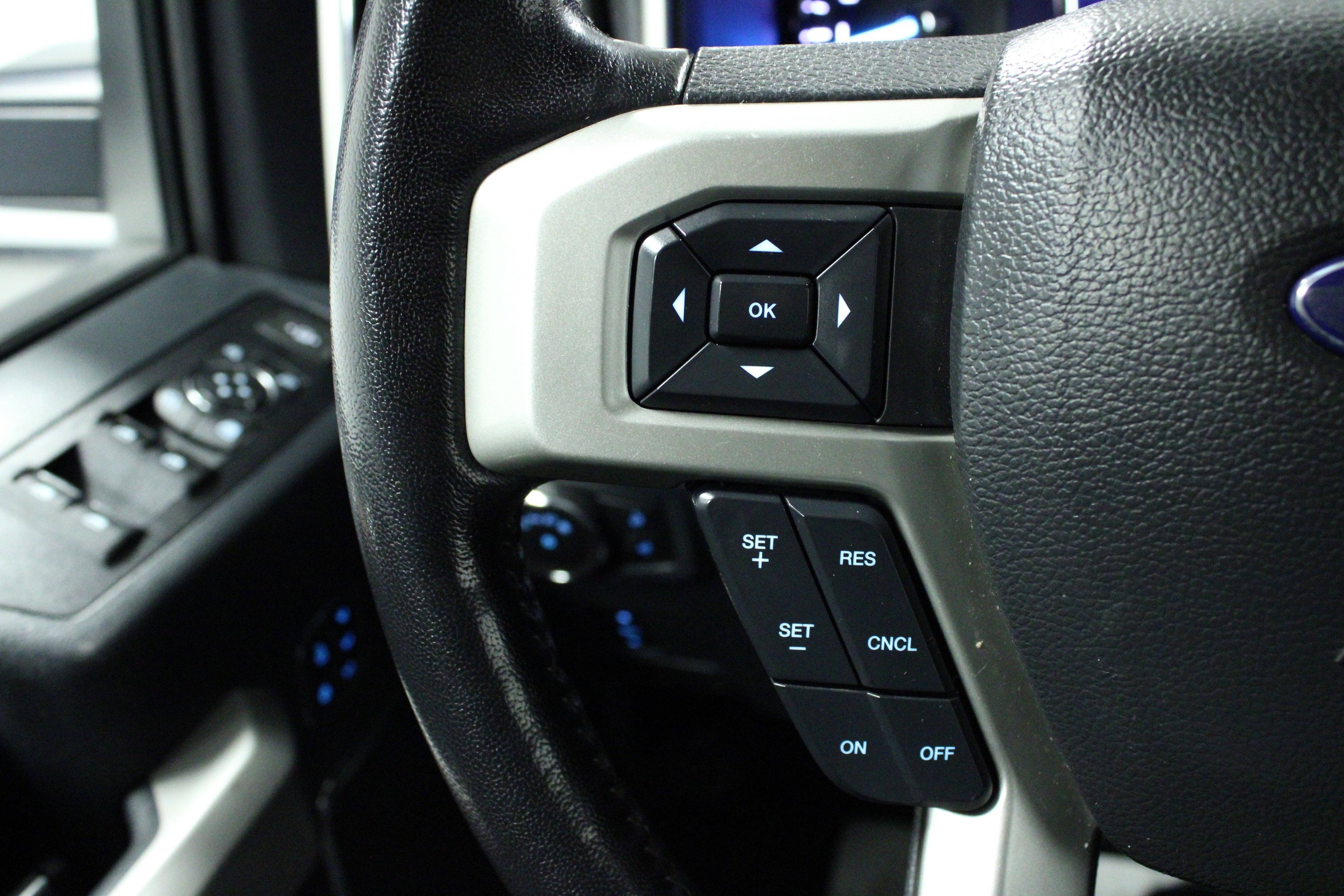 Used 2022 Ford F350 Lariat image 19