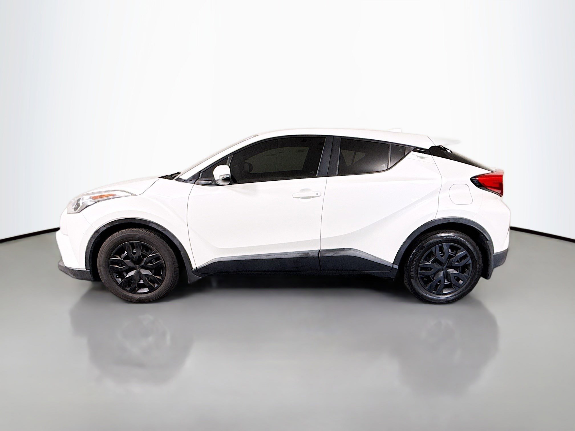 Used 2019 Toyota C-HR LE FWD image 6