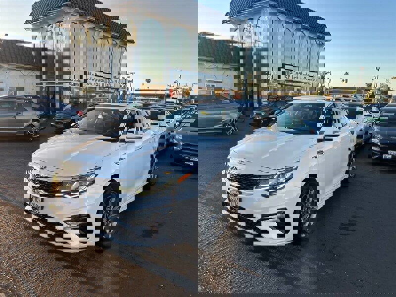 Used 2020 Kia Optima LX image 1