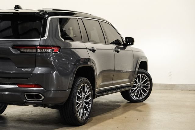 Used 2023 Jeep Grand Cherokee L Summit AWD/4WD image 27