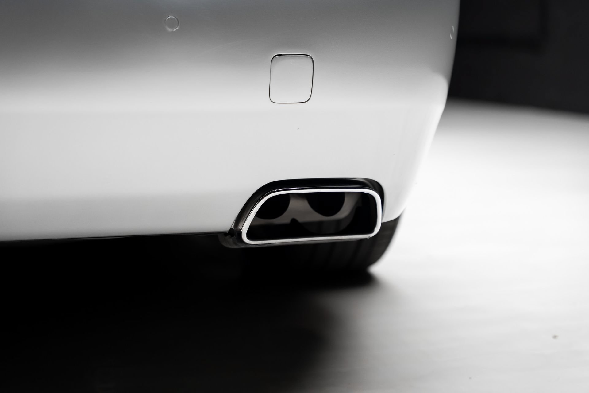 Used 2017 Rolls-Royce Dawn RWD image 35
