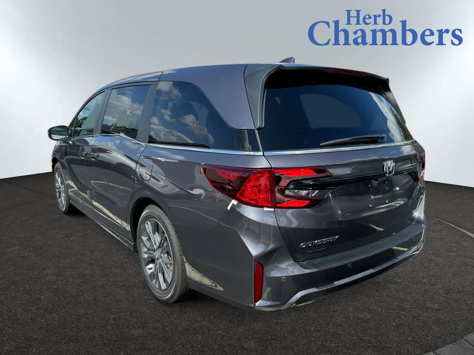 New 2026 Honda Odyssey Touring image 3