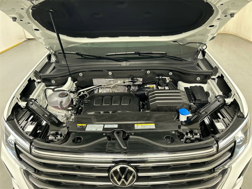 Certified 2025 Volkswagen Atlas SE image 10