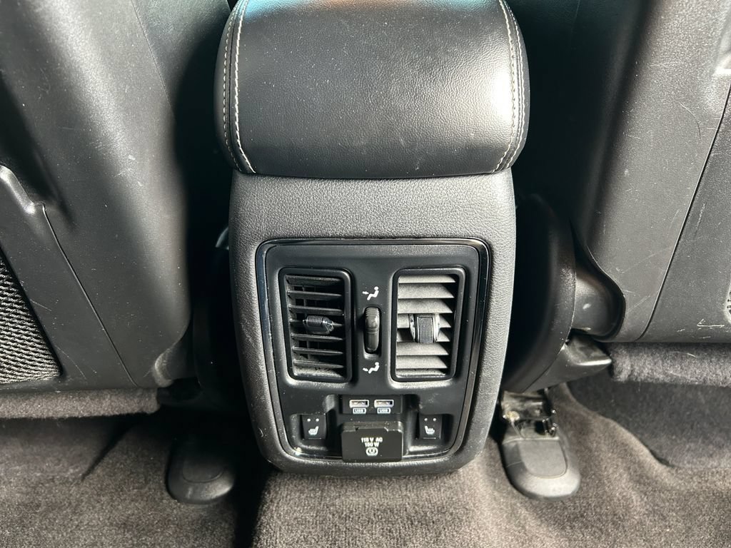 Used 2015 Jeep Grand Cherokee Limited w/ Luxury Group II AWD/4WD image 25