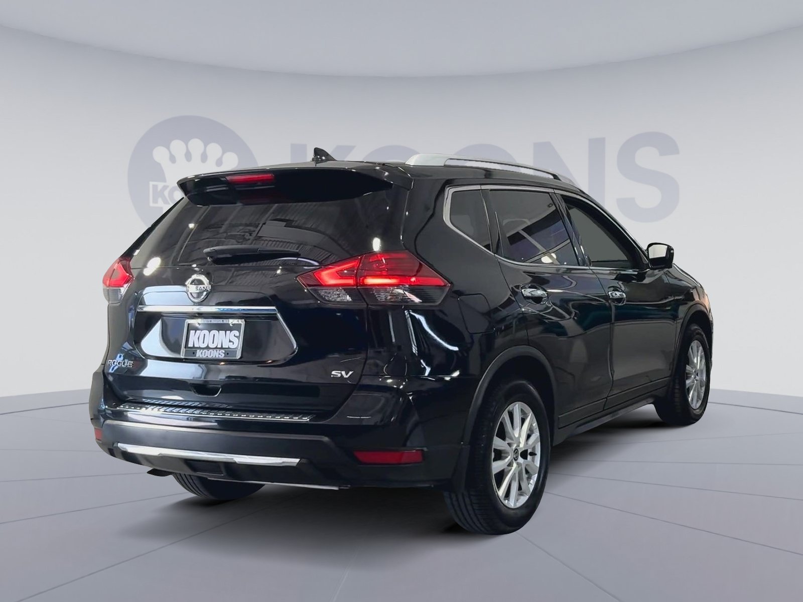Used 2017 Nissan Rogue SV w/ SV Premium Package FWD image 11