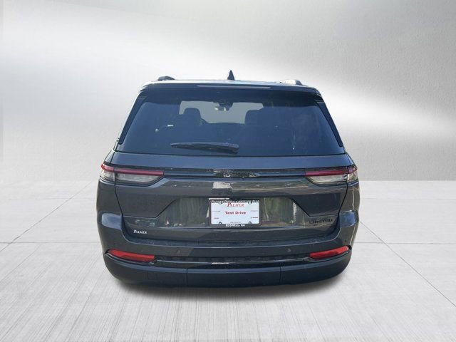 New 2025 Jeep Grand Cherokee Limited w/ Black Appearance Package image 6