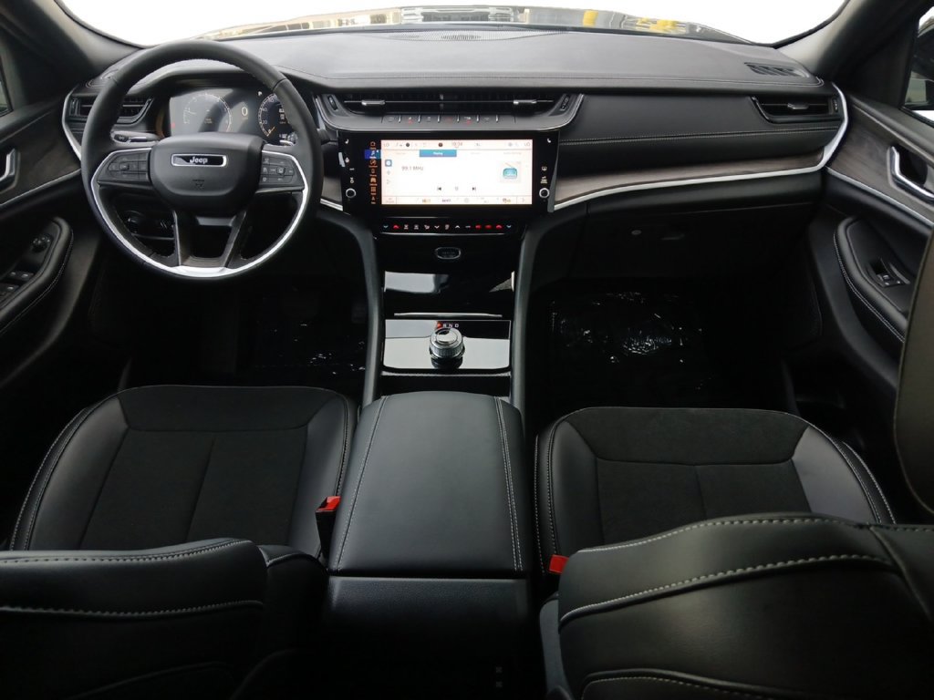 New 2027 Jeep Grand Cherokee L 2WD image 20