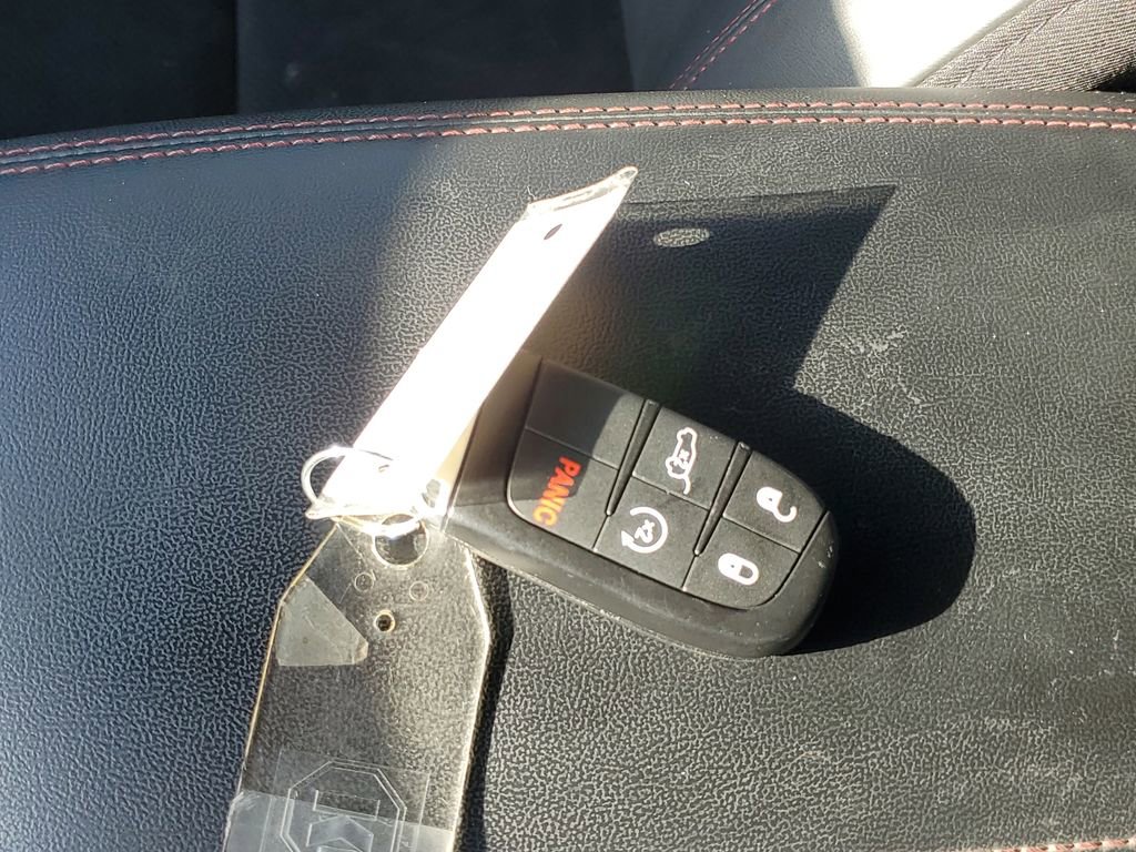 Used 2022 Dodge Durango R/T w/ Blacktop Package image 28