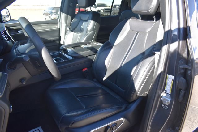 Used 2022 Jeep Wagoneer Series III AWD/4WD image 13