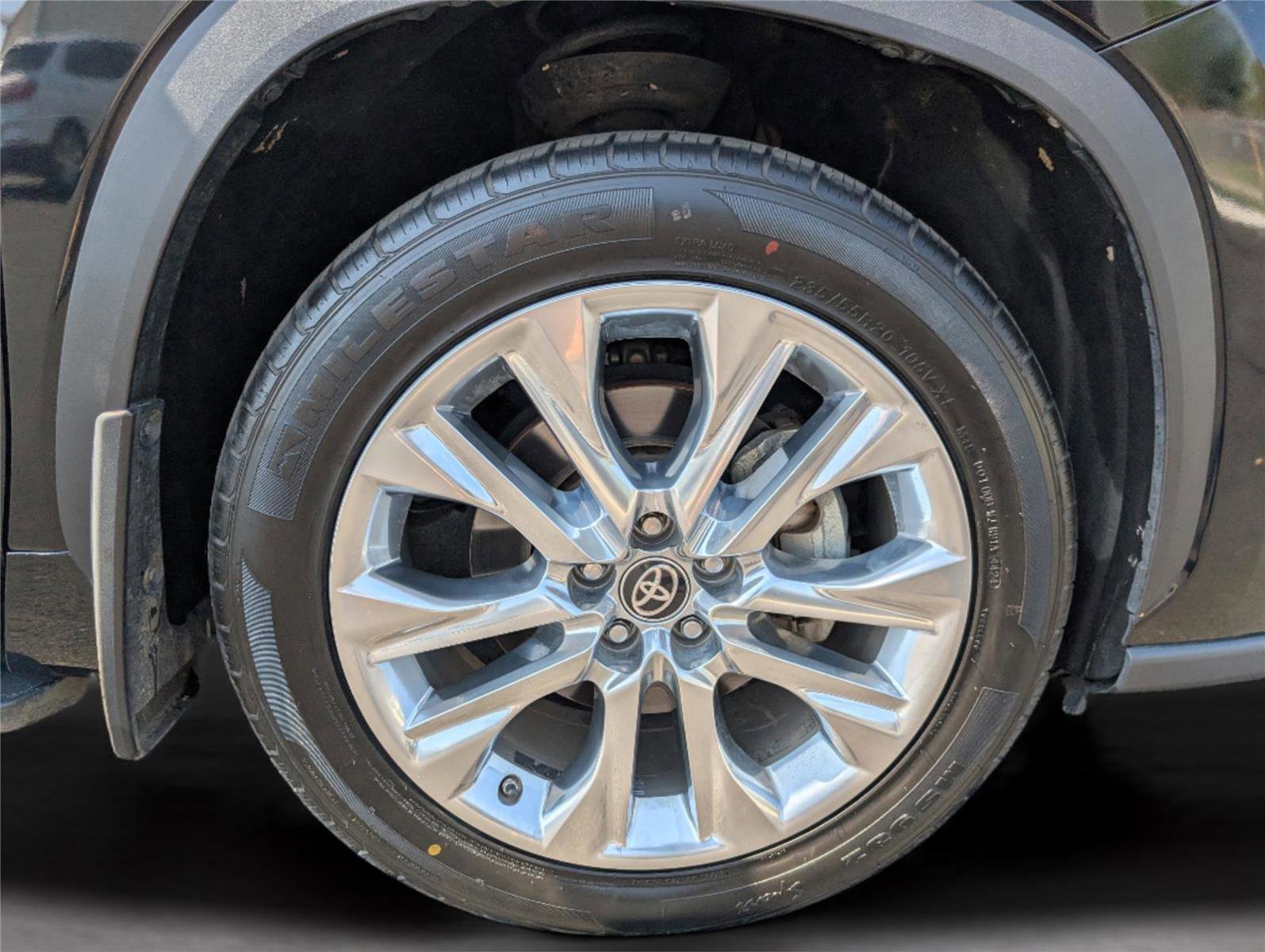 Used 2021 Toyota Highlander Limited image 41