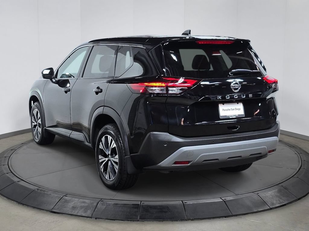 Used 2021 Nissan Rogue SV FWD image 3