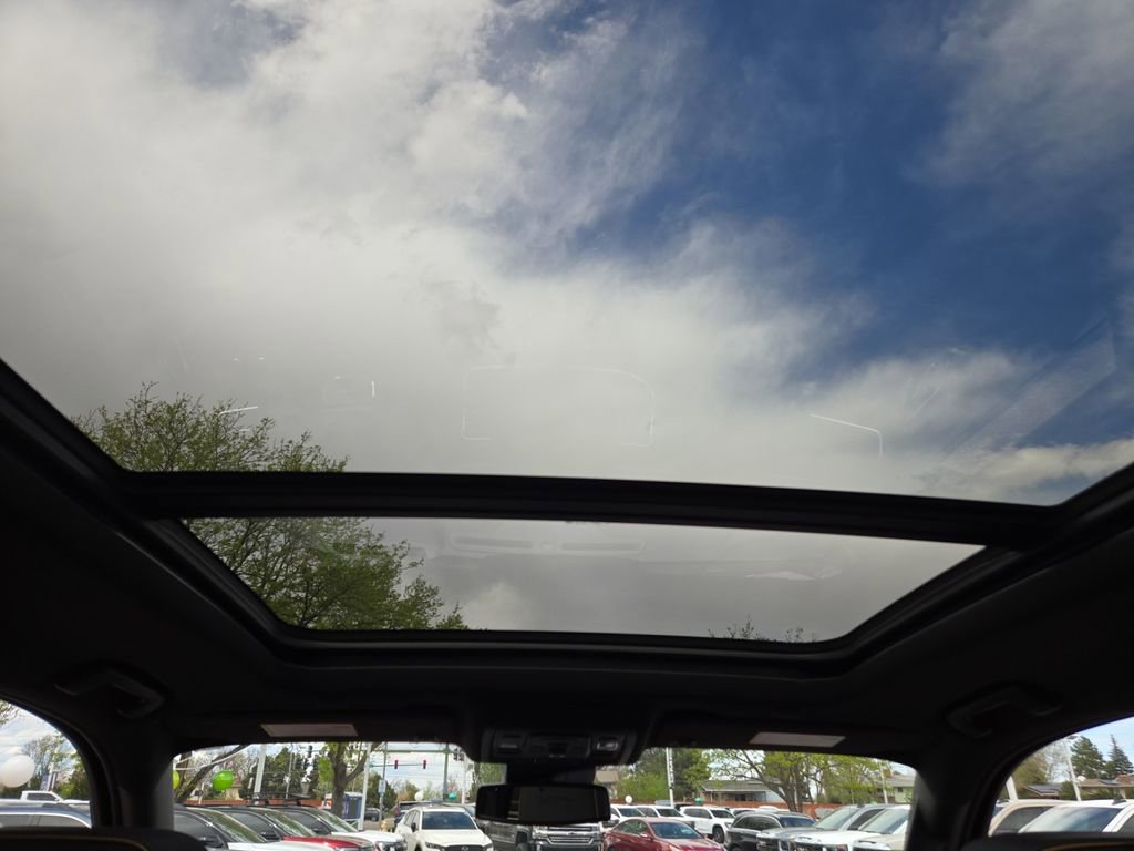 Used 2024 GMC Yukon AT4 w/ AT4 Premium Package image 19