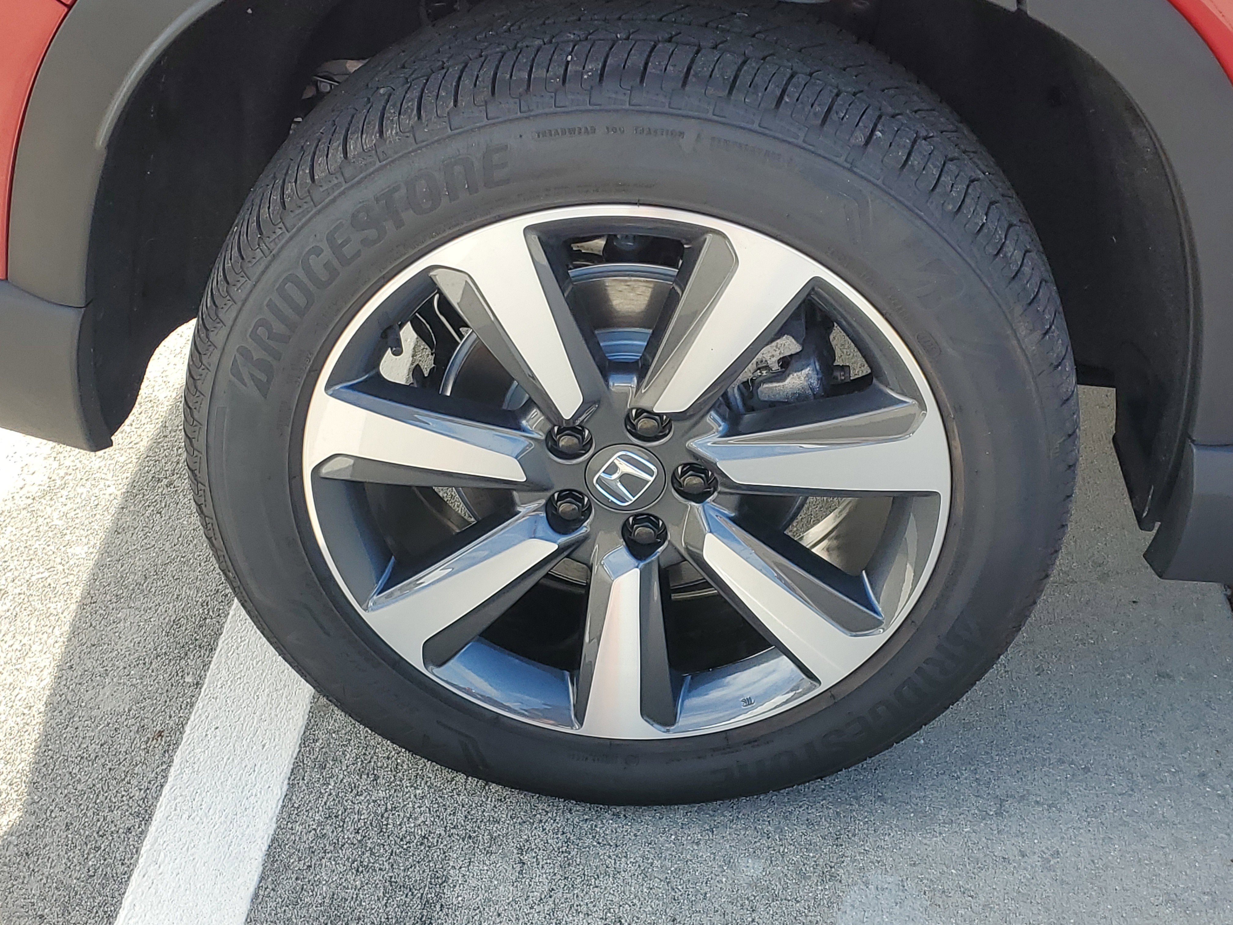 Used 2025 Honda Pilot Touring image 8