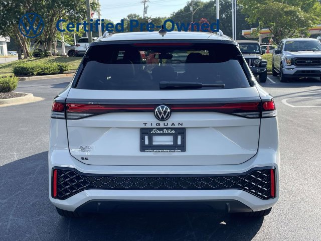 Certified 2026 Volkswagen Tiguan SE R-Line FWD image 6