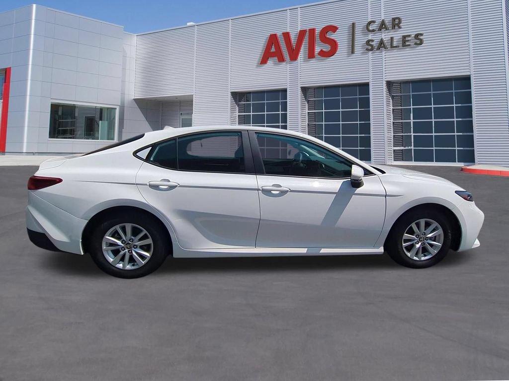 Used 2025 Toyota Camry LE FWD image 5
