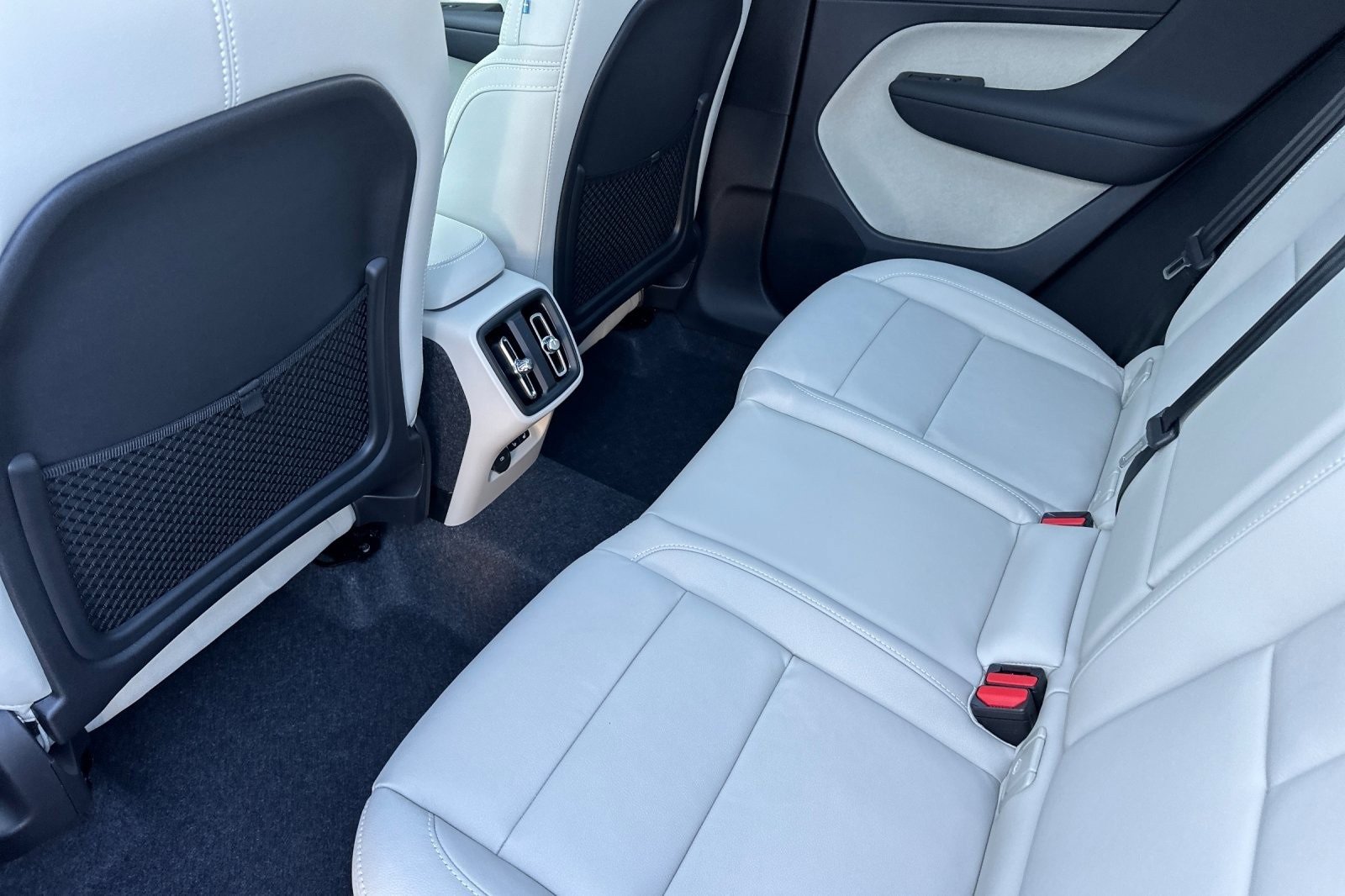 New 2026 Volvo XC40 B5 Plus w/ Protection Package Premier image 4