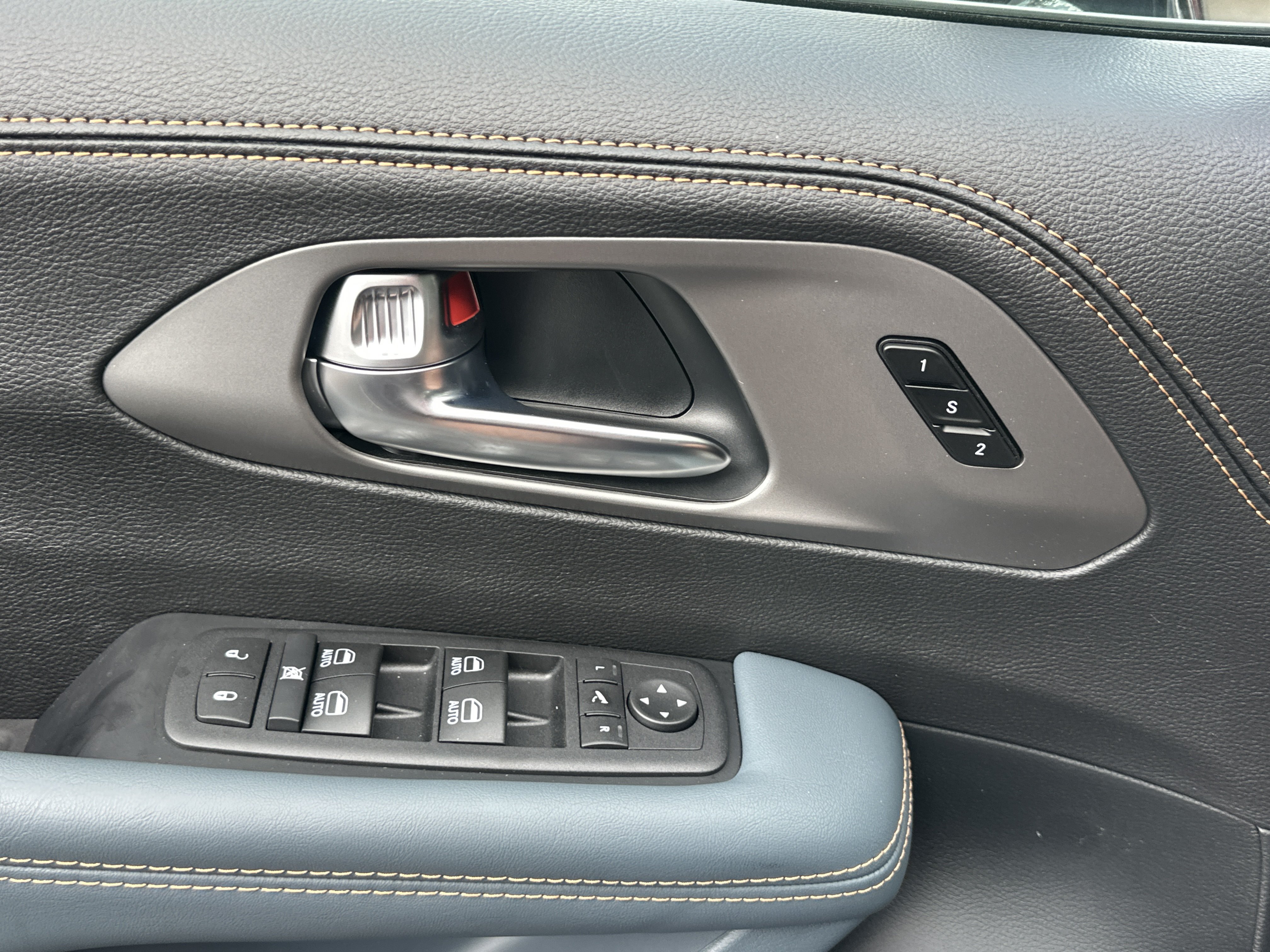 New 2027 Chrysler Pacifica Pinnacle AWD/4WD image 12