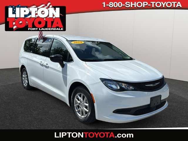 Used 2024 Chrysler Voyager LX FWD image 1