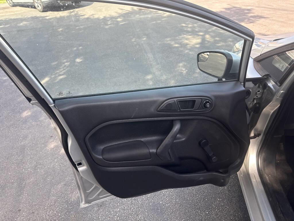 Used 2017 Ford Fiesta S image 8