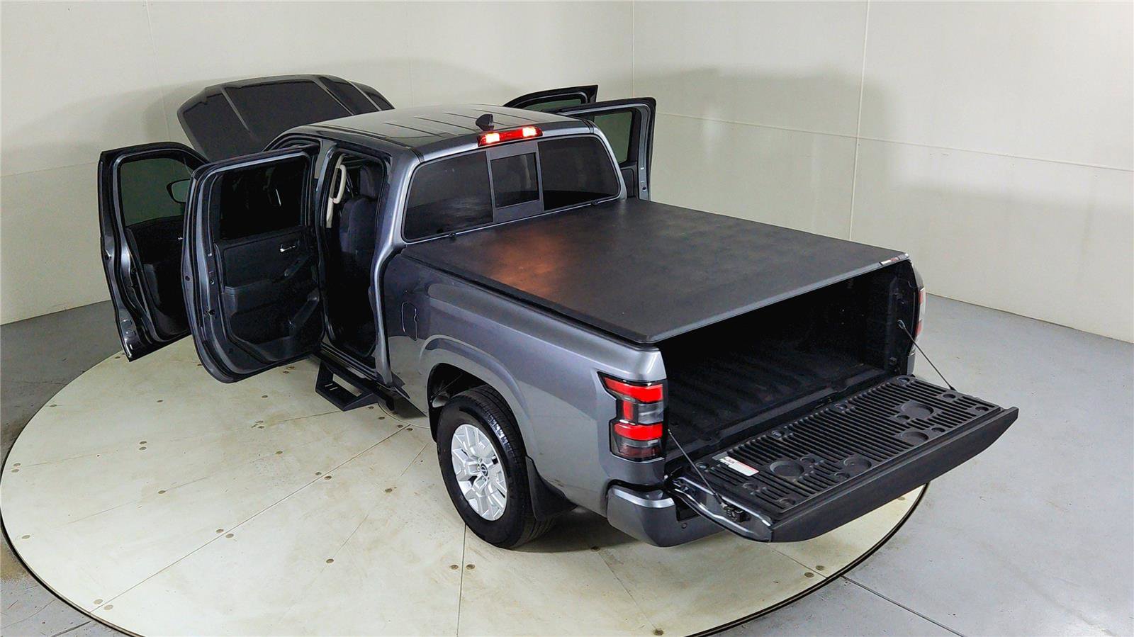 Used 2022 Nissan Frontier SV w/ Technology Package image 26