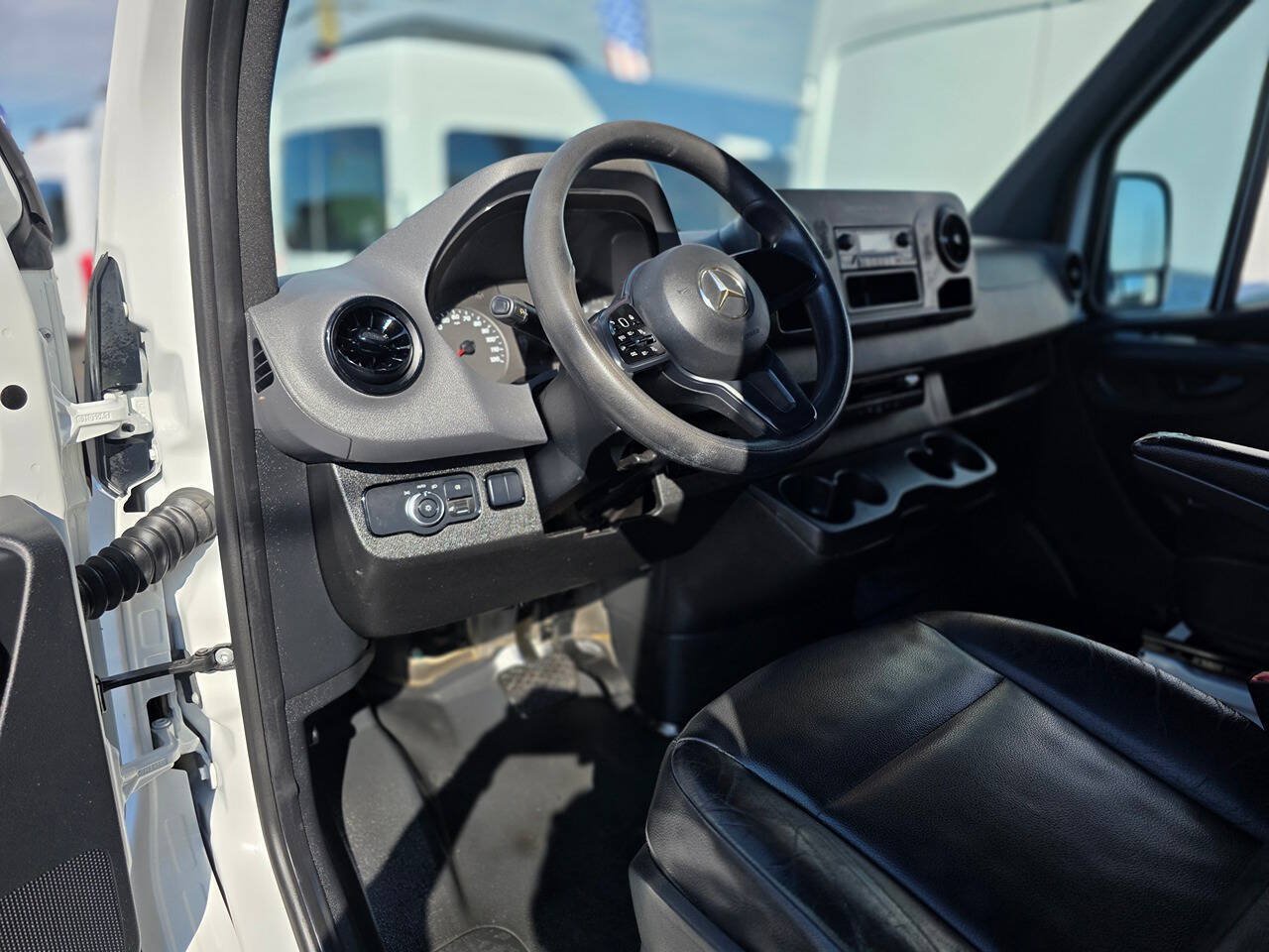 Used 2020 Mercedes-Benz Sprinter 2500 image 17