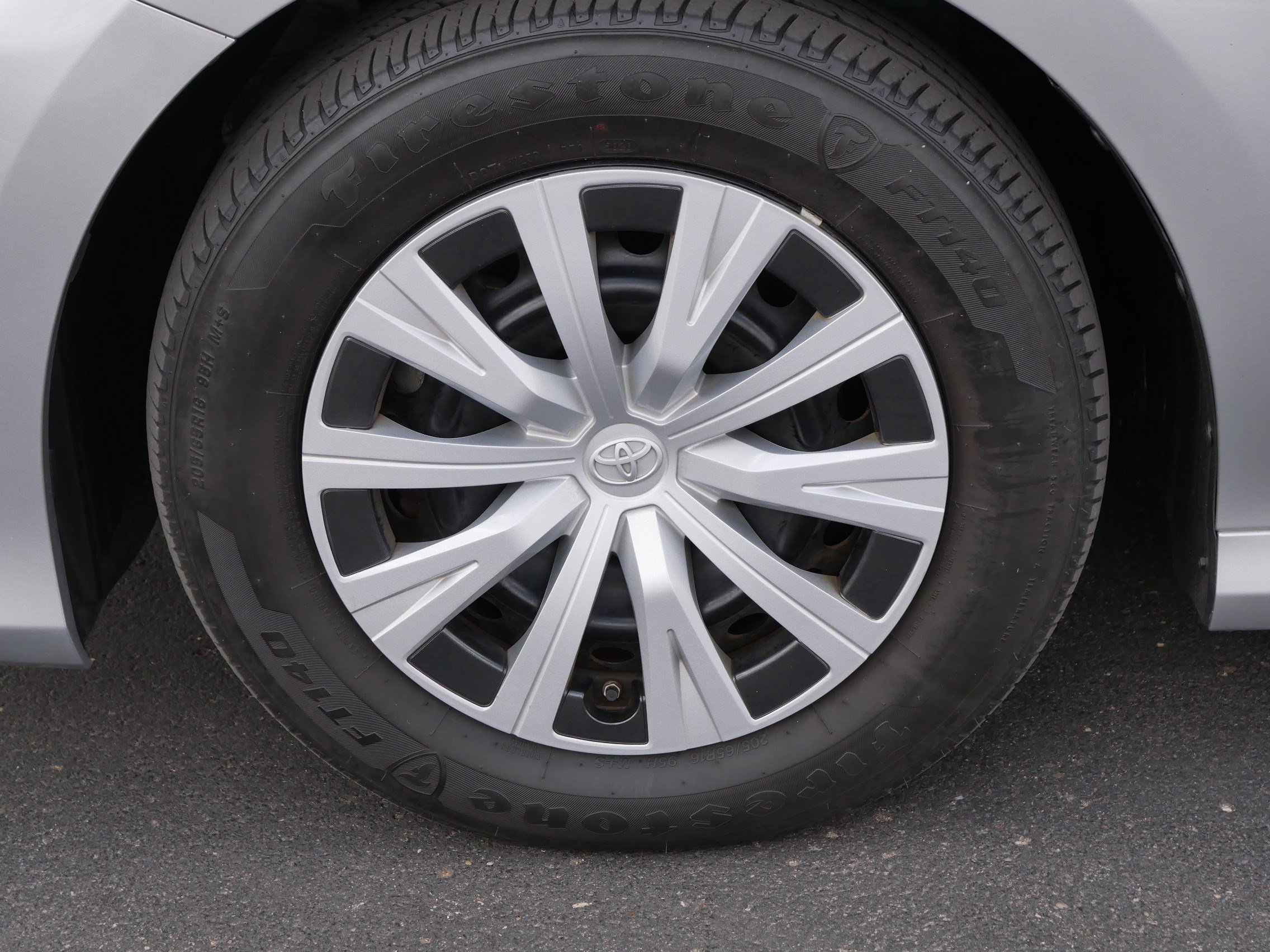 Used 2021 Toyota Camry LE FWD image 15