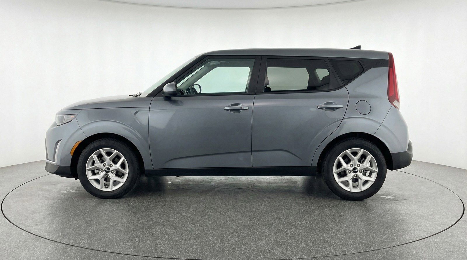 Used 2025 Kia Soul LX w/ LX Technology Package image 5