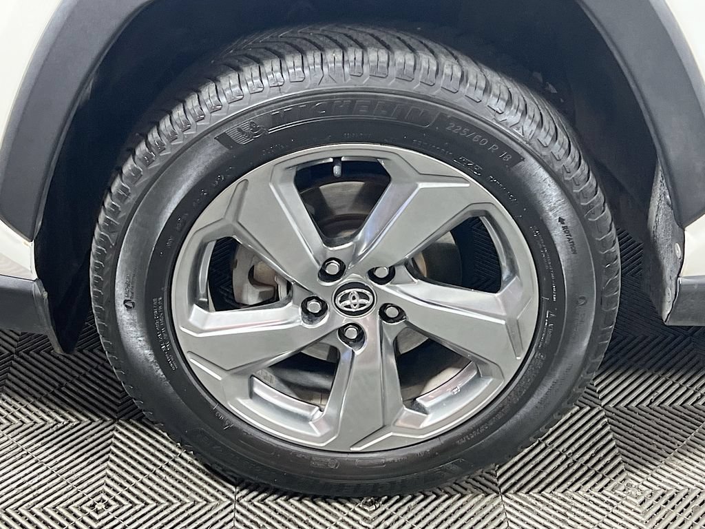 Used 2020 Toyota RAV4 Limited AWD/4WD image 26