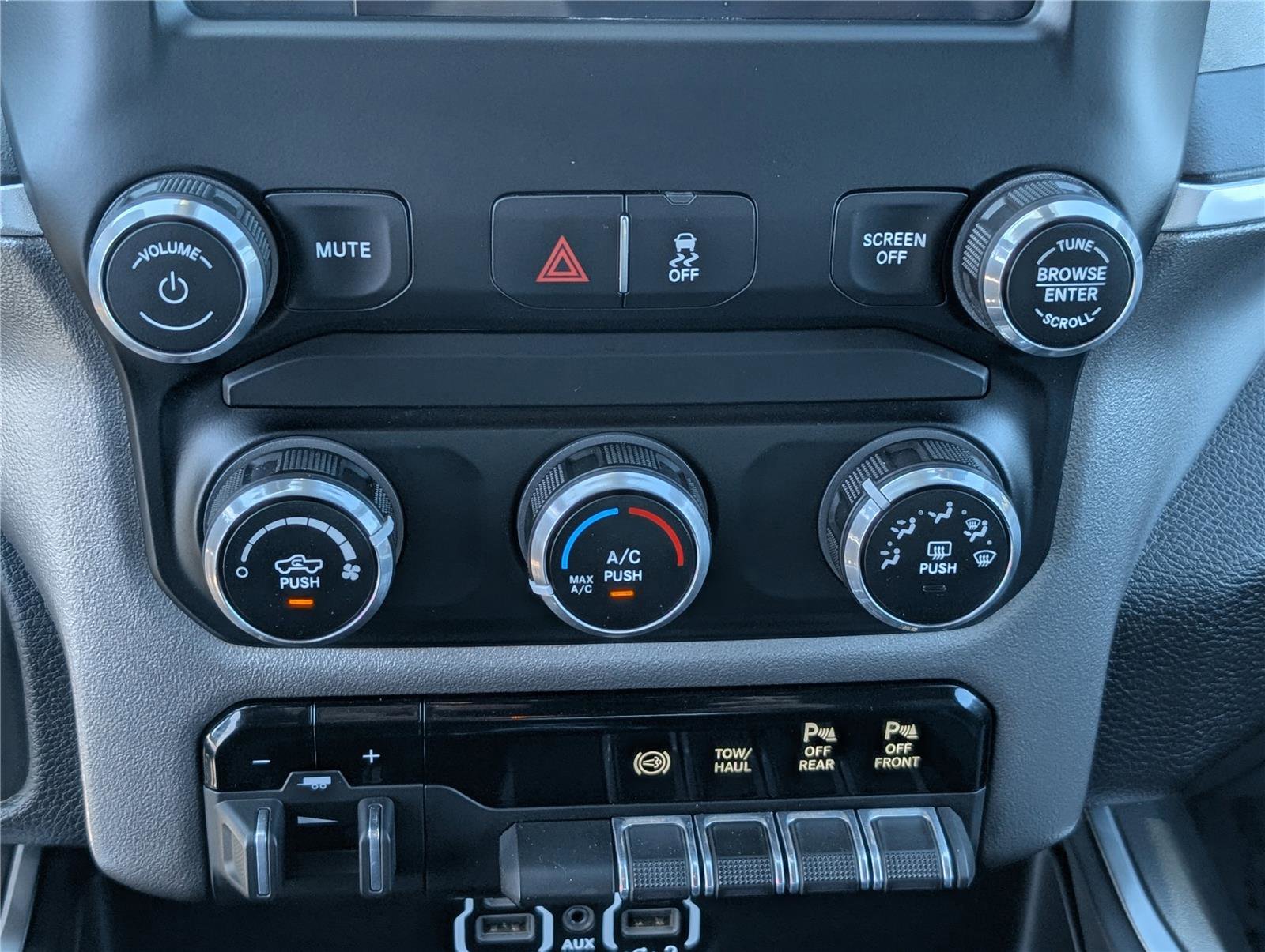 Used 2023 RAM 2500 Big Horn w/ Level 1 Equipment Group AWD/4WD image 27