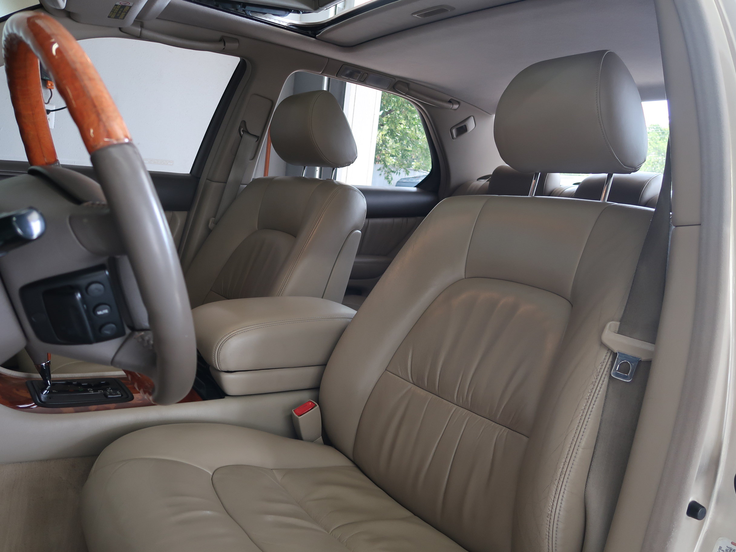 Used 2000 Lexus LS 400 RWD image 12