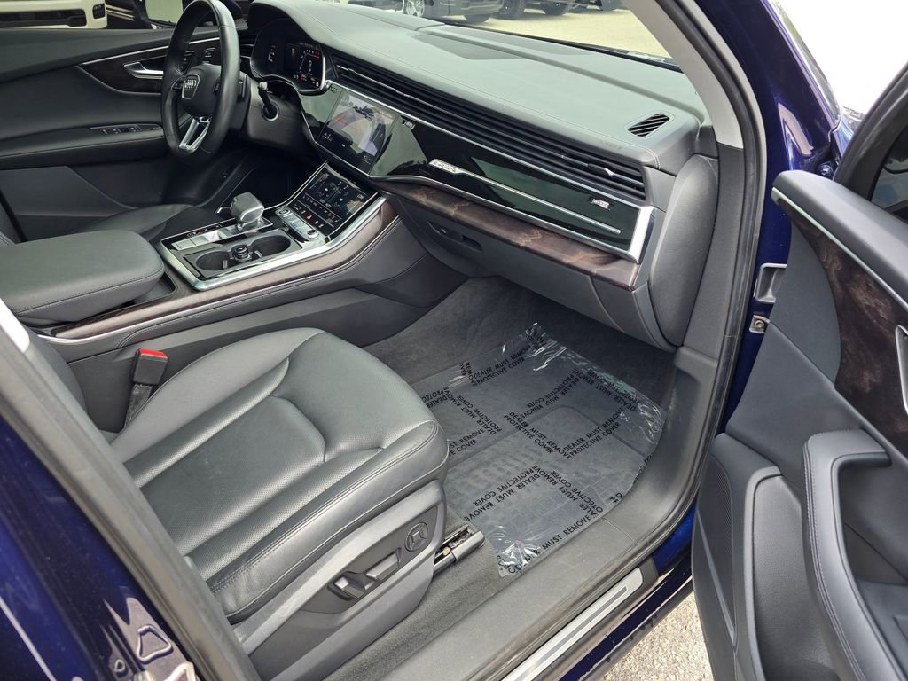 Used 2023 Audi Q7 3.0T Prestige AWD/4WD image 32