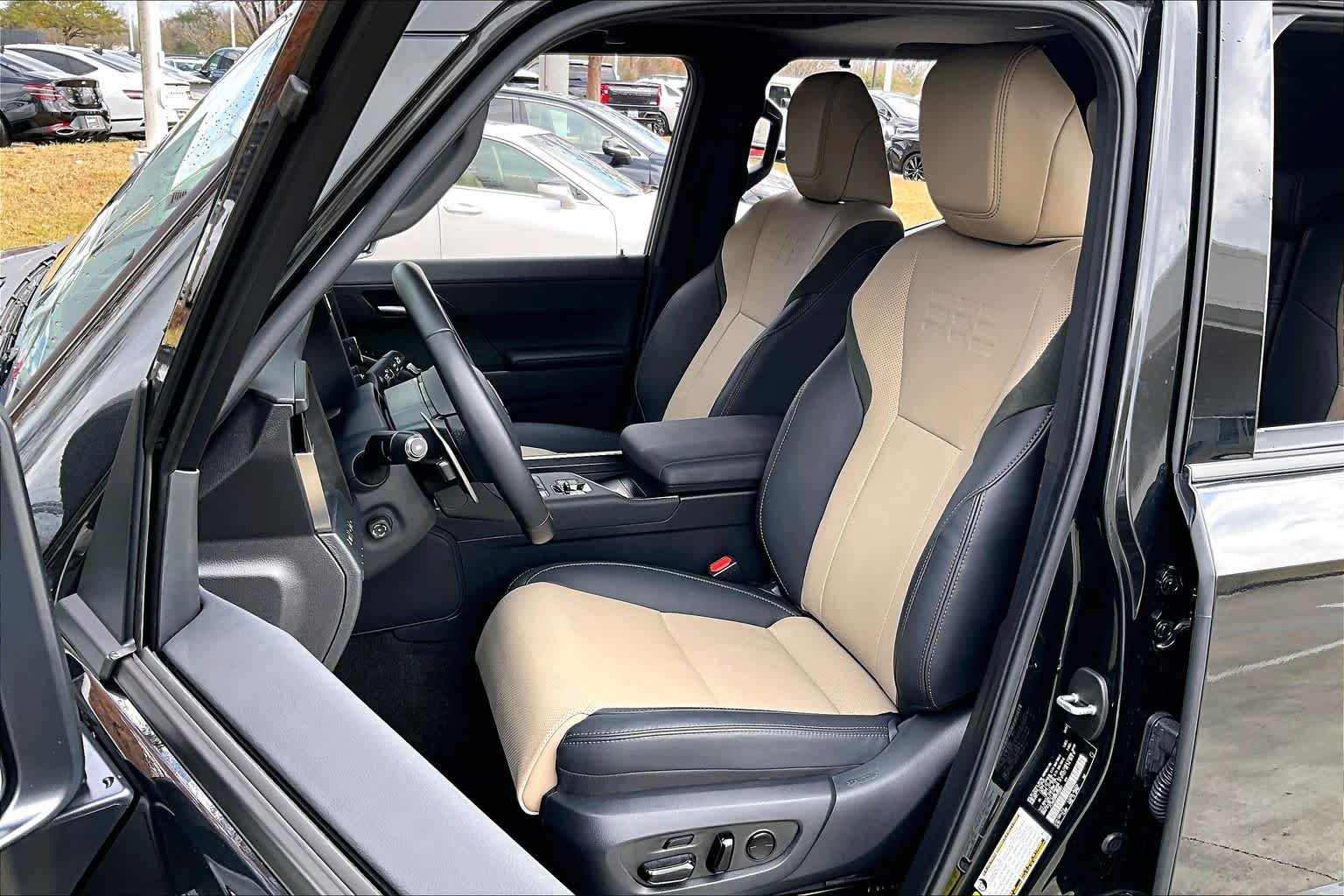 Used 2024 Lexus GX 550 image 7