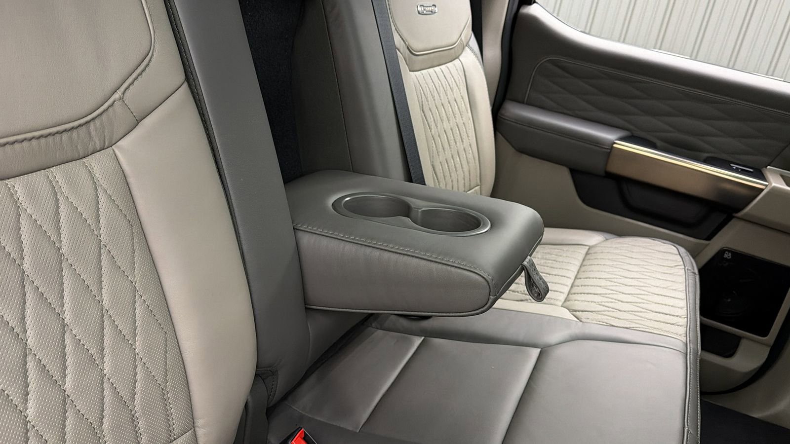 Used 2026 Ford F450 Platinum w/ Platinum Plus Package image 45