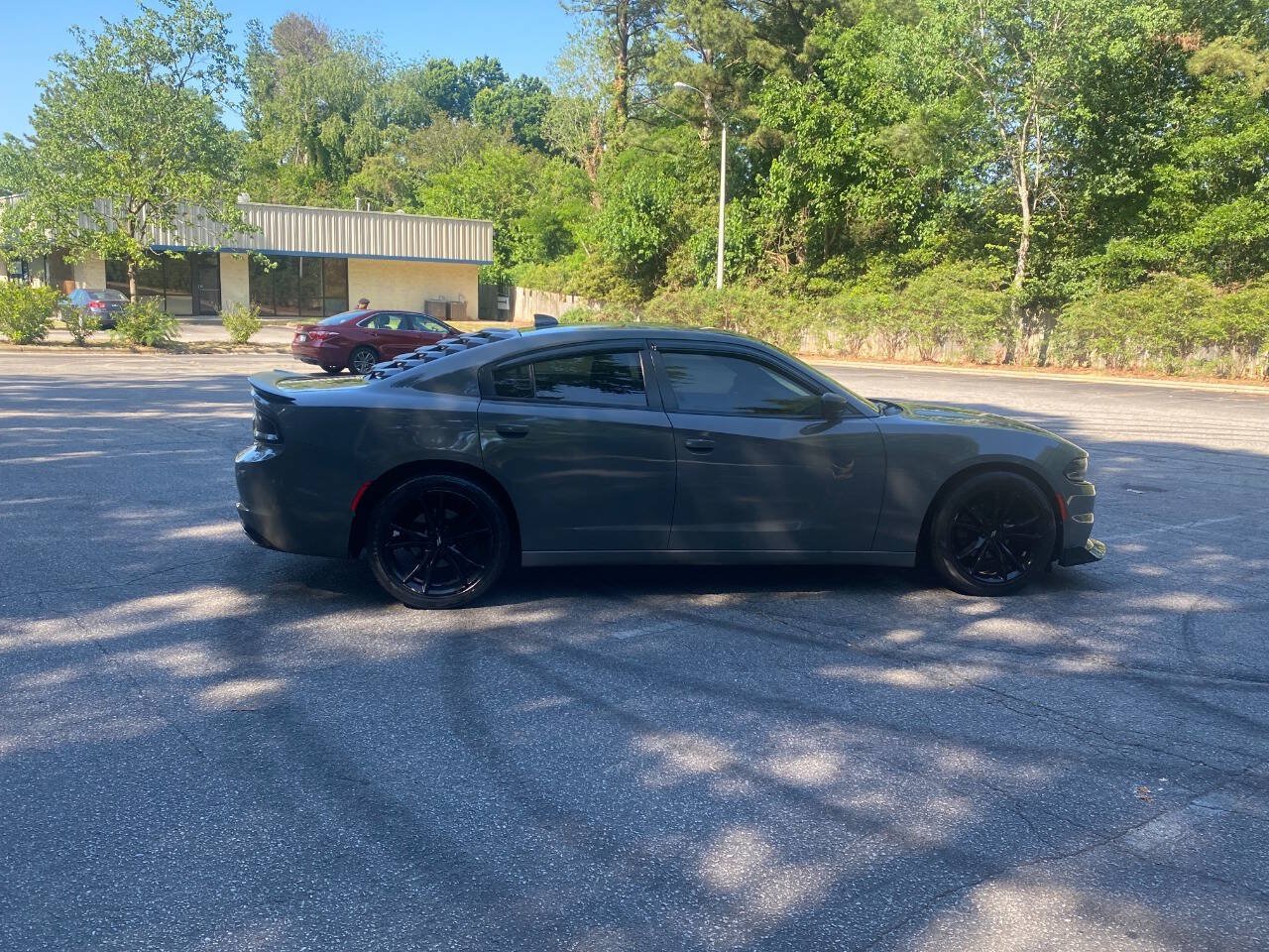 Used 2017 Dodge Charger SXT w/ Blacktop Package RWD image 5