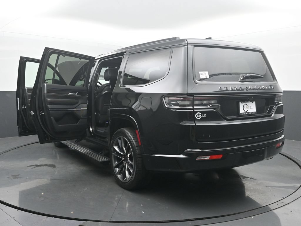 Used 2025 Jeep Grand Wagoneer Series III w/ Rear Seat Video Group 1 AWD/4WD image 56