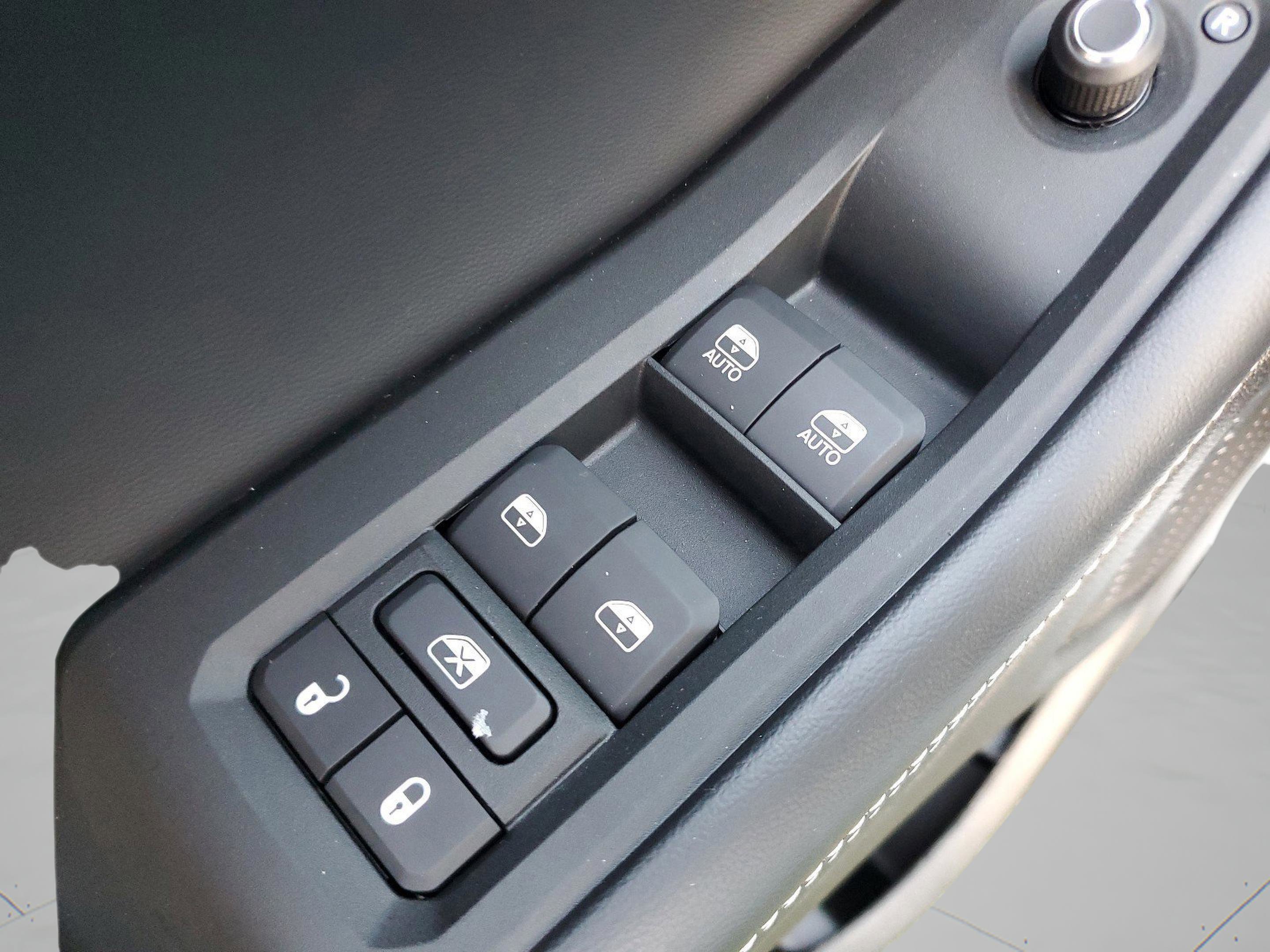 New 2025 Jeep Grand Cherokee L Altitude image 18