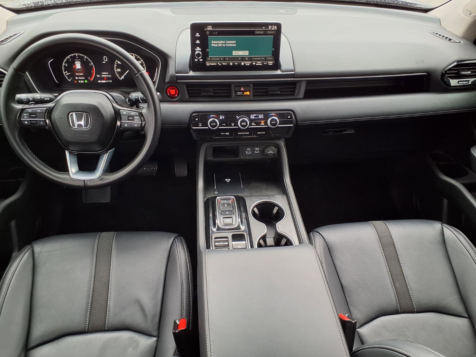 Used 2023 Honda Pilot Touring image 4