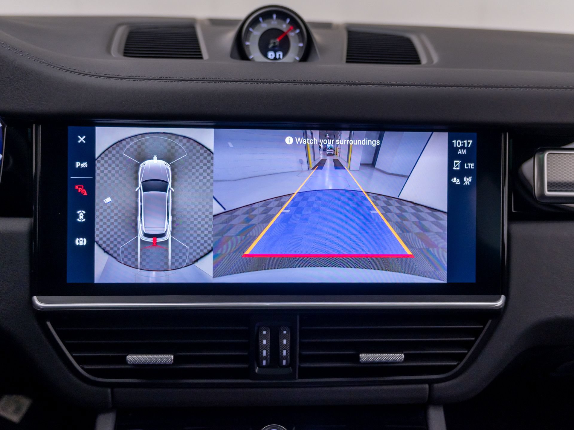 Certified 2023 Porsche Cayenne Turbo AWD/4WD image 28