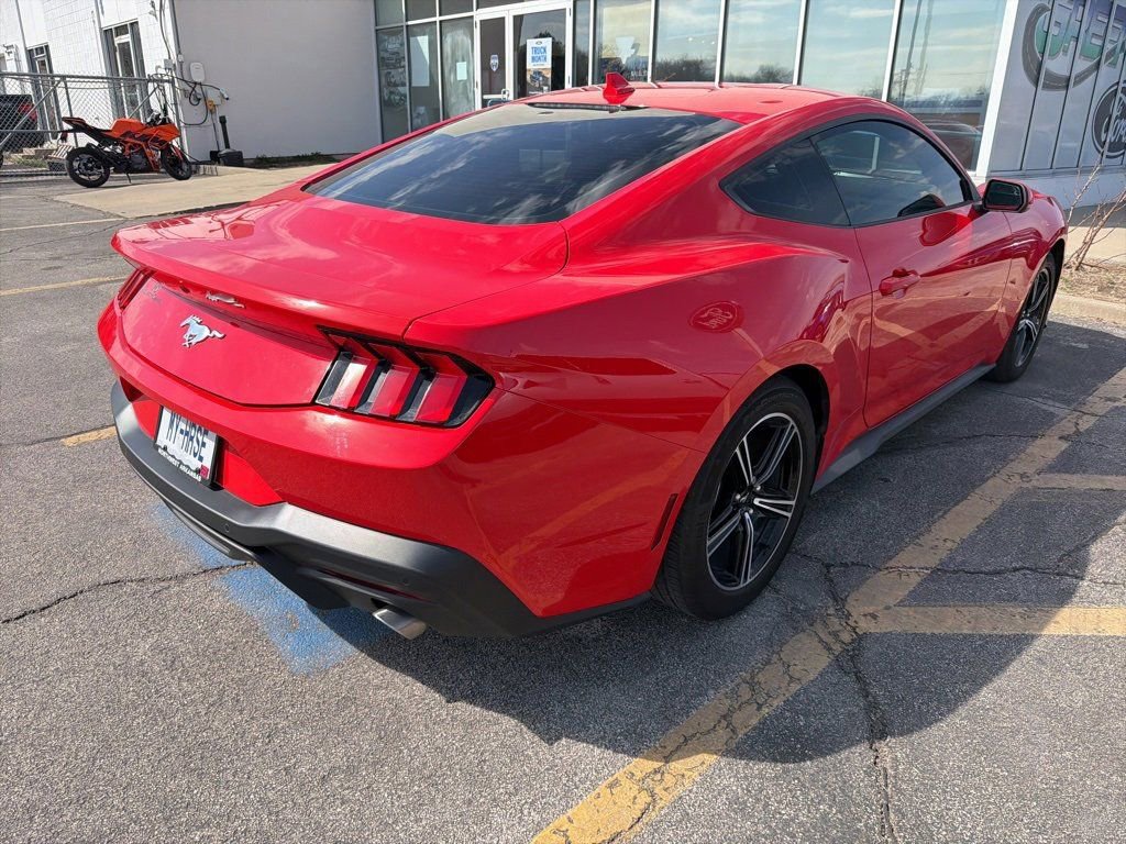 Used 2025 Ford Mustang Coupe image 5